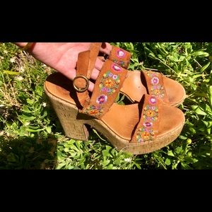 Vintage: 70s “Flower Child” Lucky Brand Heels